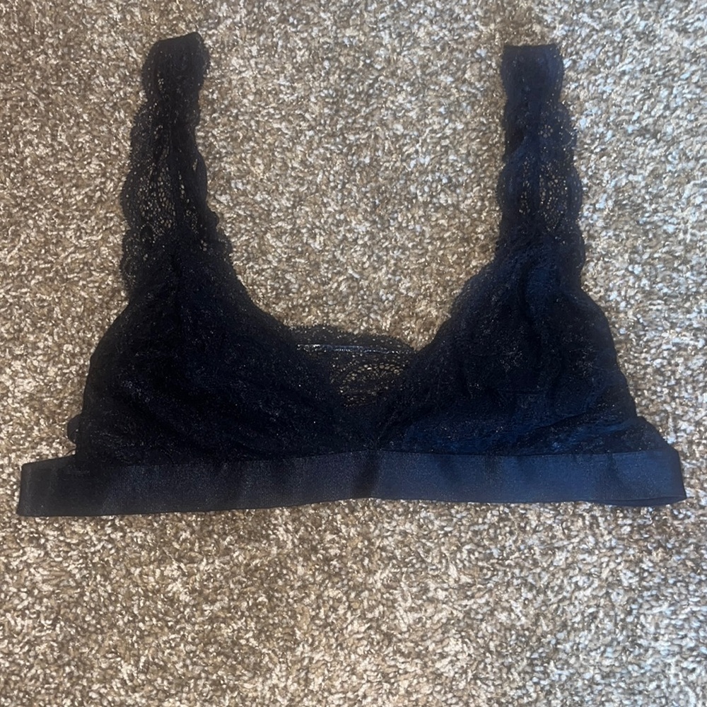 black bralette